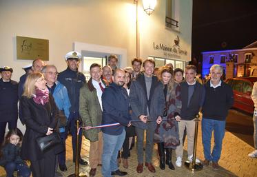 Montereau-Fault-Yonne, vendredi 10 novembre. Inauguration venteuse et humide de la Maison du terroir avant l'ouverture au grand public dès le lendemain.