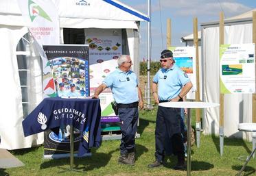 La gendarmerie présente sur le stand de la Chambre à
Innov Agri.