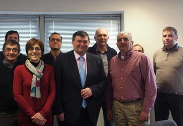 Alain Bellicot, à gauche de Michel Masson, à l’issue de la réunion du bureau de la Chambre, jeudi 3 mars, en fin de matinée.