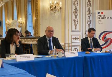 Mercredi 7 septembre, à Blois. Le préfet François Pesneau a fait le tour de l'actualité du département à l'occasion d'une conférence de presse, en présence des journalistes locaux et de Clémence Lecœur, directrice de cabinet, ainsi que de Nicolas Hauptmann, secrétaire général de la préfecture.