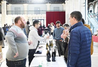 Le salon des Vins du coin, qui regroupe des vignerons en agriculture biologique, a attiré de nombreux visiteurs les samedi 2 et dimanche 3 décembre à Blois.