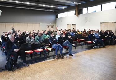 Mardi 5 décembre, à Tavers (Loiret). Élus et agriculteurs de la communauté de communes des Terres du Val de Loire étaient réunis pour la session agricole.