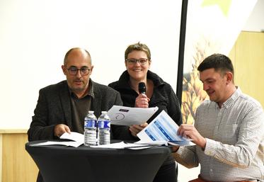 Jeudi 7 décembre, à Bellegarde. Lucie Lefevre a été officiellement présentée aux adhérents du réseau lors de l'AG de la Fédération des Cuma du Loiret.