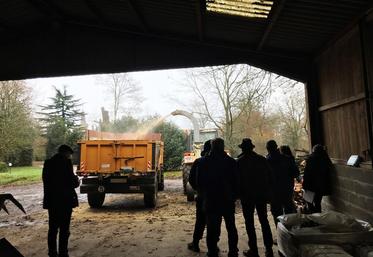 Mercredi 6 décembre, à Villemareuil, lors de la matinée technique autour du bois énergie.