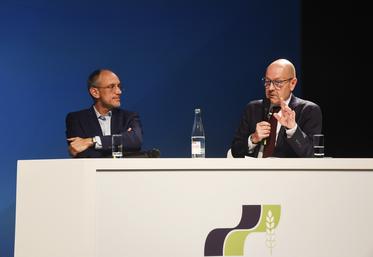 Le 7 décembre, à Chartres. L'historien Pascal Perri et le géopolitologue Frédéric Encel, ont échangé sur la géopolitique des céréales.