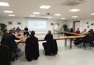 Étampes, le 13 décembre, les membres des syndicats d’Hurepoix-Étampois et Beauce-Gâtinais réunis.