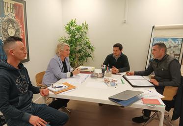 Le 21 décembre, la FNSEA 45 et les JA du Loiret ont rencontré la députée Stéphanie Rist. Ils attendent beaucoup des pouvoirs publics dans l’accompagnement de l'agriculture loirétaine et la défense de la souveraineté alimentaire.