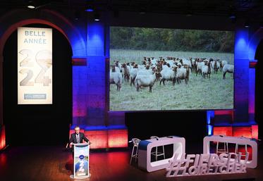Lundi 8 janvier, à Blois. Philippe Gouet, président du conseil départemental, a présenté ses vœux lors d'une cérémonie à la Halle aux grains.