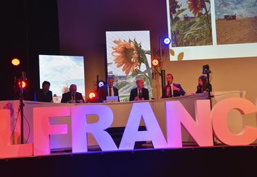 Meaux, mercredi 10 janvier. Christophe Grison, président de Valfrance, entouré du directeur général, Laurent Vittoz, et des directeurs de pôle.