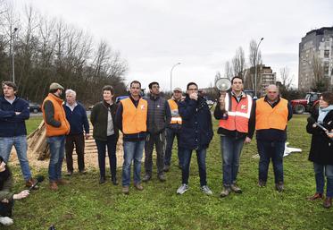 Allocution de Cyrille Milard, président de la FDSEA 77, entouré des présidents de cantons. 