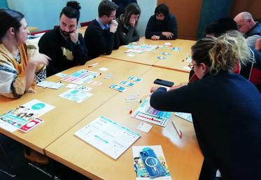 Les participants ont joué au jeu de plateau Aventure entrepreneur créé par la Banque de France pour appréhender les mécanismes comptables et financiers.