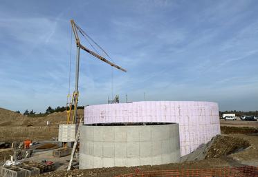 Lundi 29 janvier, à Fossé. La visite du chantier d’un nouveau méthaniseurétait organisée par les 25 agriculteurs à la tête du projet. 