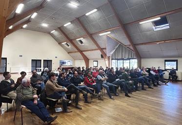Fresnes-sur-Marne, vendredi 26 janvier. Après avoir organisé un barrage sur un rond-point à Meaux tout au long de la matinée, les adhérents se sont retrouvés en assemblée cantonale. 