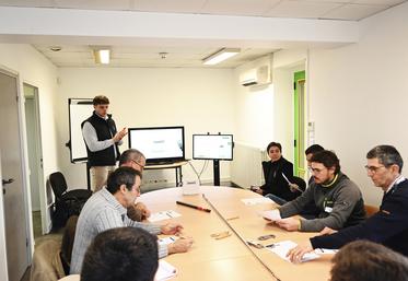 Jeudi 25 janvier, à Pontijou. La journée technique organisée par l'entreprise Pissier s'est déroulée sur le thème du stockage à la ferme, en présence de 80 agriculteurs. 