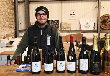 Hugo Biet est la cinquième génération à s'installer au sein du Domaine Biet, à Seigy. Il va s'associer avec sa sœur. 