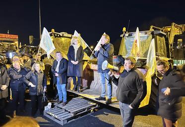 Valérie Pécresse est venue soutenir les manifestants sur les points de blocage.