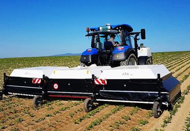 En Essonne, Nicolas Hottin teste depuis la dernière campagne le pulvérisateur intelligent Ara de la société Ecorobotix.