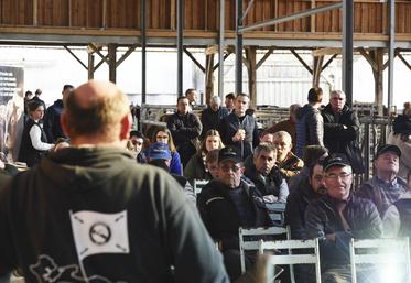 Jeudi 15 février, à Nibelle. Stéphane Gaume a présenté son exploitation en détail, ainsi que les intérêts de son nouveau bâtiment d'élevage et d'engraissement.