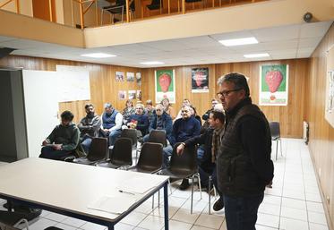 Jeudi 22 février, à Fontaines-en-Sologne. Franck Guilloteau, président du Cadran de Sologne, a présenté avec son directeur Laurent Renaud, la coopérative aux personnes présentes durant la journée des Cuma de Loir-et-Cher. 