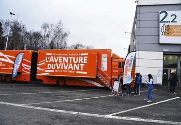 Après une pause au Sia, le camion L'Aventure du vivant, qui vise à mieux faire connaître les métiers et formations agricoles, poursuit sa tournée en Île-de-France.