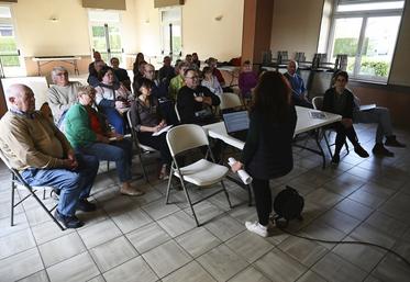 Vendredi 15 mars, à Ouzouer-sous-Bellegarde. La FNSEA 45 a organisé une réunion d'information sur le travail à la retraite. 