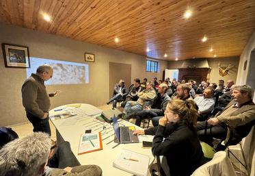 Les membres du syndicat de Houdan se sont réunis jeudi 28 mars à Dannemarie (Yvelines).