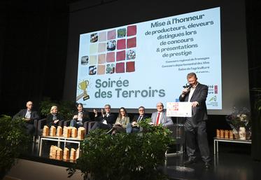 Mercredi 3 avril, à La Chaussée-Saint-Victor. La SDA 41 a organisé une Soirée des terroirs pour récompenser les producteurs locaux et les remercier pour leur travail.