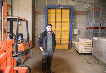 Gabriel Rousseau s'apprête à reprendre l'exploitation familiale à Champagne (Eure-et-Loir).