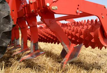 Kuhn propose sa gamme DC pour « ameublir le sol en profondeur par un phénomène de fissuration ».