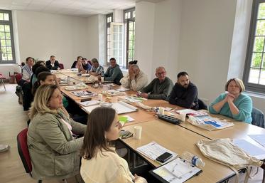 Provins, mercredi 22 mai. La présentation du guide était l'occasion de poser de multiples questions en lien avec la transmission. 