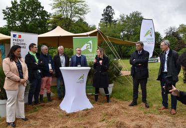 Le 14 mai, à Fondettes (Indre-et-Loire). Lors du rendez-vous Tech&amp;bio, Agnès Pannier-Runacher a rappelé les soutiens annoncés pour accompagner la transition de l’agriculture et la nécessité de trouver des alternatives aux produits présentant un bénéfice/risque défavorable.