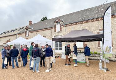 Vendredi 31 mai, à Pézy. AC Négoce Coupé a invité ses fournisseurs et ses clients pour une journée portes ouvertes et des visites d'essais.