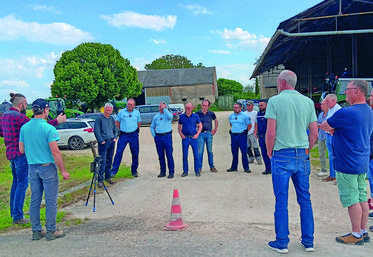 Mardi 4 juin, à Juranville. Les agriculteurs et gendarmes ont été captivés par les résultats du travail mené pendant plus d'un an auprès des administrateurs de la FNSEA 45.