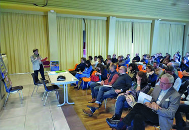Vendredi 31 mai, à Ouzouer-le-Marché. Blandine Terrier a présidé la dernière assemblée générale extraordinaire du Syndicat des volailles de l'Orléanais (SVO), durant laquelle a été entériné le choix de dissoudre le syndicat et de rejoindre l'ODG* Malvoisine.
