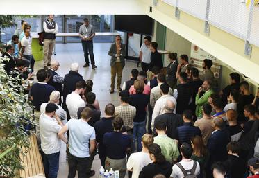 Jeudi 6 juin, à Bellegarde. En amont des ateliers, le directeur du CFA, Manuel Da Costa, a tenu à remercier les acteurs de la filière forêt présents.