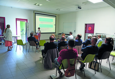 Mercredi 12 juin, à Ascoux. La chambre d'Agriculture du Loiret et le PETR BGP ont présenté les résultats de leur démarche de restauration collective.