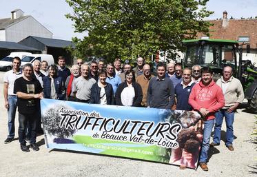 Jeudi 13 juin, à Villamblain. Les membres de l'Association des trufficulteurs de Beauce-Val de Loire se sont réunis en assemblée générale.