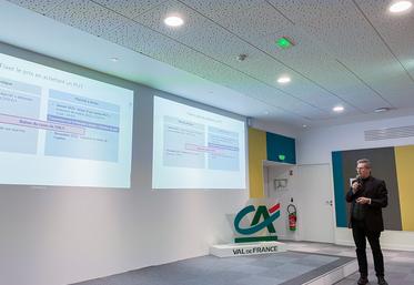 Mardi 4 juin, à Chartres. Jean-Loïc Bégué-Turon (Caceis) expose le fonctionnement des options.