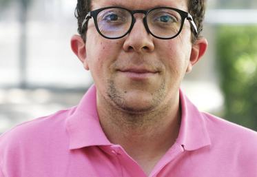 Florian Chateigner, 34 ans, est agriculteur dans l'Indre.