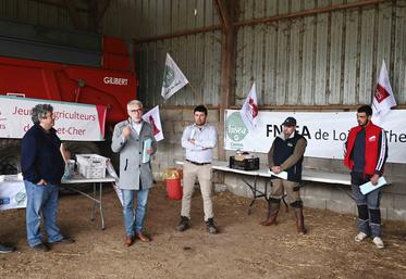 Mardi 18 juin, à Choue. Christophe Marion, actuel député de la 3e circonscription et candidat à sa réélection, était le seul des candidats à avoir répondu favorablement à l'invitation des syndicats agricoles FNSEA 41 et JA 41.