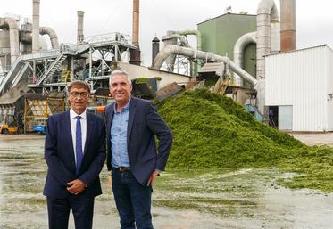 Thierry Maudoux et son successeur, Thierry Tissut (à droite).