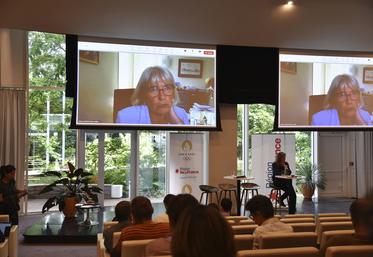 Jeudi 13 juin, à Saint-Ouen-sur-Seine (Seine-Saint-Denis). Valérie Lacroute, vice-présidente du conseil régional, a introduit les débats en rappelant le soutien de la Région au développement de la filière des matériaux biosourcés. 