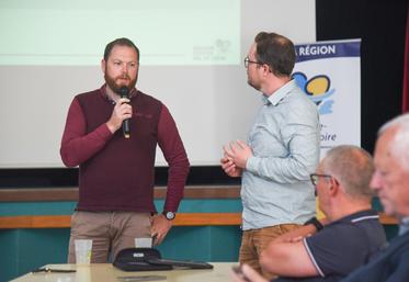 Le 6 juin, à Terminiers. Les animateurs de l'association Hommes et territoires, Aymeric Courbois (à g.) et Florent Mulot, on fait le point sur leurs actions en zone Natura 2000.