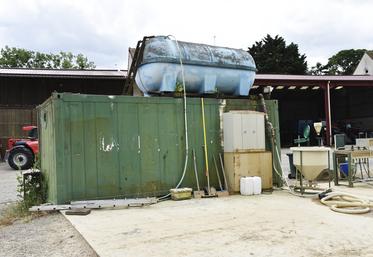 Emmanuel Girard-Boisseau et son frère ont construit un local phytosanitaire à partir d'un container.