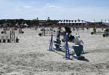 Tout au long des championnats de France des clubs 2024, du 20 au 27 juillet, plusieurs épreuves de saut d'obstacles ont eu lieu dont dans une ambiance conviviale. 