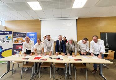 Lundi 23 septembre, à Olivet. La Région, le réseau des CCI de Centre-Val de Loire, les offices de tourisme et restaurateurs s'engagent lors d'Automne gourmand à promouvoir le fait maison, à partir de produits bruts, locaux, frais et de saison.