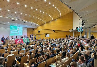 Jeudi 12 septembre, à Paris. Lors du conseil fédéral FNSEA-JA, la salle est comble pour lancer une campagne qui veut faire valoir le bon sens.