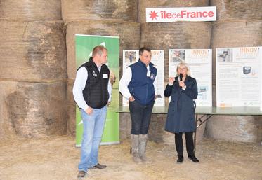 Échouboulains, mardi 24 septembre. Guillaume Lefort (à g.) et Philippe Dufour aux côtés de Valérie Lacroute.