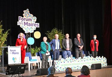 La première édition du forum des maires en Loir-et-Cher initié par la région Centre-Val de Loire s'est tenue au complexe fosséen à Fossé, mardi 1<SUP>er</SUP> octobre dernier en présence d'une centaine de maires. 