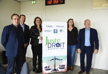 Mardi 22 octobre, à Orléans. De g. à d. : Pierre Cuchet, directeur de la CPAM de Loir-et-Cher, Julien Floc'h, directeur de l'Urssaf CVL, Eloïse Loré, directrice de la Carsat, Élodie Hémery-Bricout, directrice de la Caf du Loiret et Marc Debacq, directeur de la MSA Beauce-Cœur de Loire.